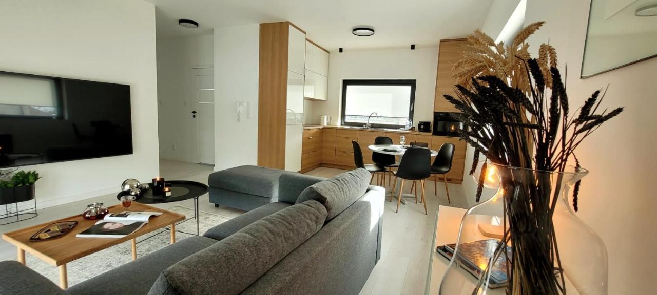 Bast 17 Dom Duzy Parking , Mandoria , Ptak , 2 Sypialnie Lub 1 Sypialnia, Taras , Autostrada A1, Kalinowskiego 17E Wifi 罗兹 外观 照片
