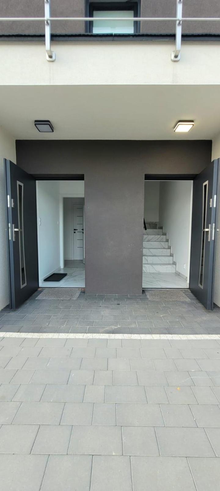 Bast 17 Dom Duzy Parking , Mandoria , Ptak , 2 Sypialnie Lub 1 Sypialnia, Taras , Autostrada A1, Kalinowskiego 17E Wifi 罗兹 外观 照片